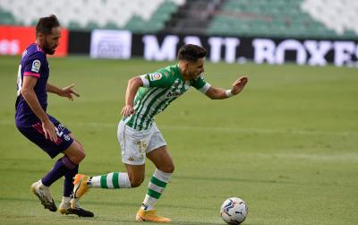 Álex Moreno con la pelota (Foto: Kiko Hurtado).