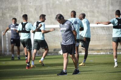 Manuel Pellegrini, en un entrenamiento (Foto: Kiko Hurtado).