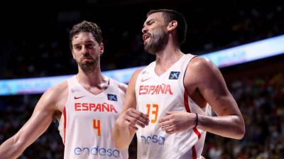 Pau y Marc Gasol con la Selección Española (EFE).