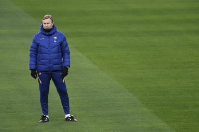 Koeman, en una sesión del Barcelona (Foto: Kiko Hurtado).
