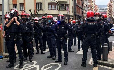 La Ertzainzta, en la Calle Pozas.