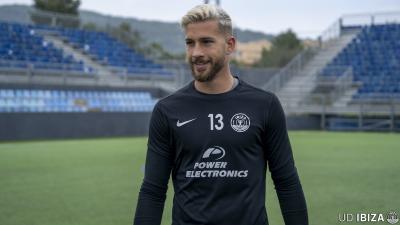 Kellyan, en un entrenamiento con el Ibiza (Foto: @ibizaud).