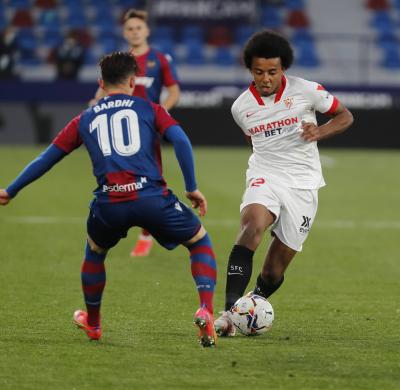 Koundé, en el Levante-Sevilla (Foto: Cordon Press).