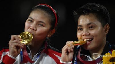 Apriyani Rahayu y Greysia Polii, oro en Bádminton.
