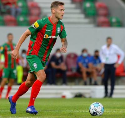 Jorge Sáenz, con la camiseta del Club Sport Marítimo Madeira (Foto: Instagram @jorgesaenz_).