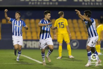 Alkain celebra uno de los goles ante el Alcorcón (Foto: LaLiga).