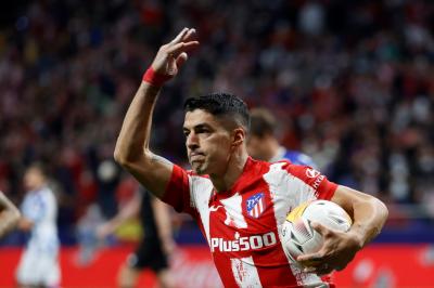 Luis Suárez celebra el gol del empate del Atlético de Madrid (Foto: EFE).