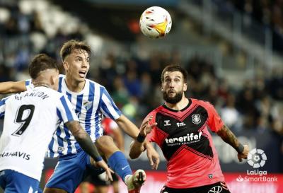 Lance del Málaga-Tenerife (Foto: LaLiga).