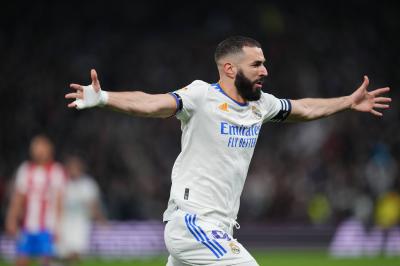 Karim Benzema celebra un gol con el Real Madrid (Foto: Cordon Press).