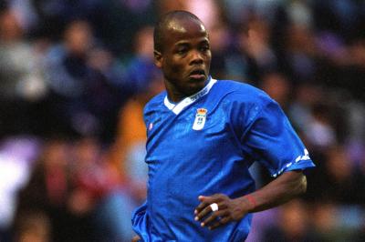 Dely Valdés en su etapa como jugador del Real Oviedo (Foto: Cordon Press).