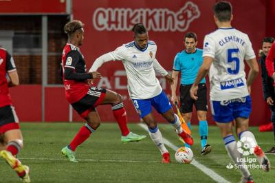 Jair, durante el Mirandés-Real Zaragoza (Foto: LaLiga).
