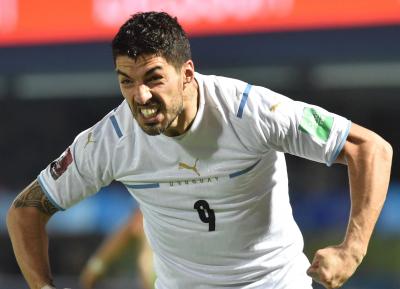 Luis Suárez celebra el gol de la victoria ante Paraguay (Foto: Selecc. Uruguaya).