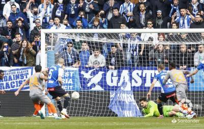 Mamarshvili, en el gol de Loum (Foto: LaLiga).