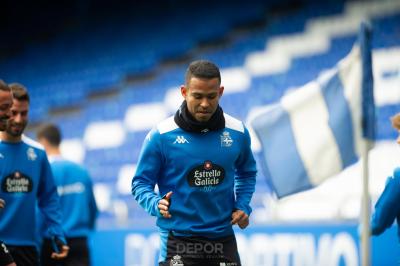 Juergen Elitim entrenando con el Dépor en Riazor (Foto: RCD).