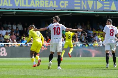 Rakitic, en una acción del Villarreal-Sevilla (Foto: Cordon Press).