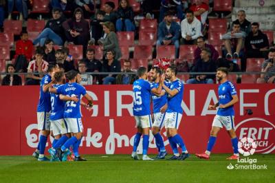 Los jugadores del Tenerife celebran el gol ante el Girona.