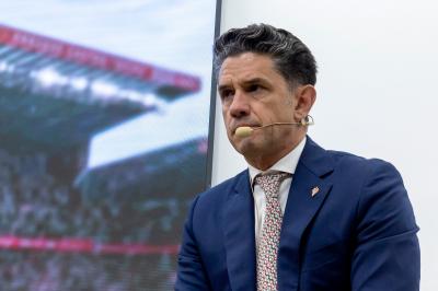 Presentación de Alejandro Irarragorri con el Sporting (Foto: RSG).