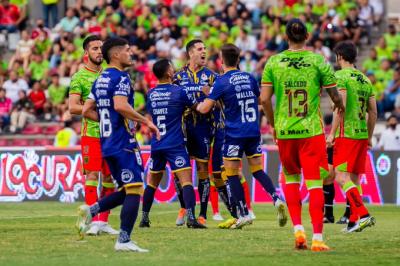 Sabin Merino celebra su gol (Foto: Atlético San Luis).