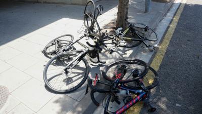 Estado de las bicicletas tras el suceso en Castellbisbal (FOTO: EFE).