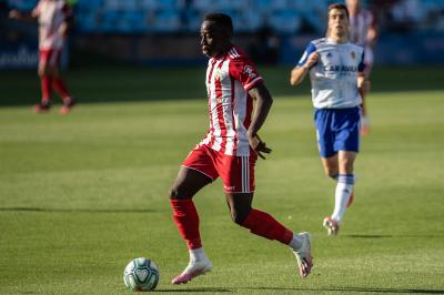 Arvin Appiah, durante un Real Zaragoza-Almería (Foto: Daniel Marzo).