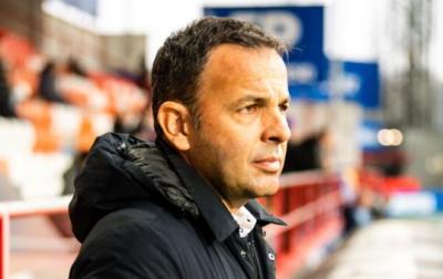 Calleja da indicaciones a sus futbolistas ante el Sporting (Foto: LaLiga).