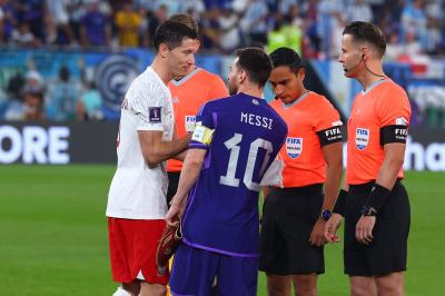 Messi y Lewandowski, antes del Polonia-Argentina (Foto: Cordon Press).