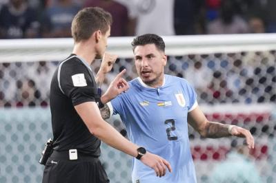 José María Giménez protesta tras el Ghana-Uruguay (Foto: Cordon Press).