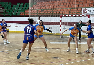 Victoria del Mislata ante el Gavà y campeonas de invierno (27-18)