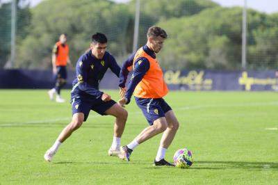 Blanco y Alarcón, en un entrenamiento (Foto: Cádiz CF).