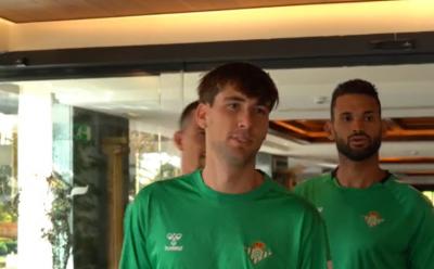 Los jugadores del Betis en Marbella.