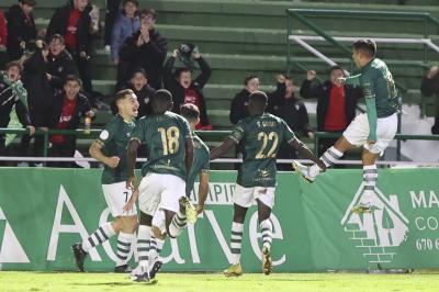 Celebración del Cacereño tras un gol al Girona (Foto: EFE).