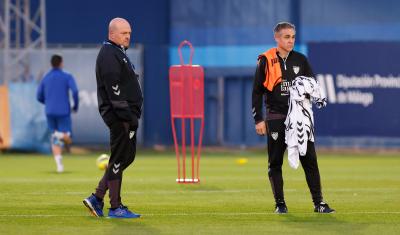 Pepe Mel y Nacho Pérez, en un entrenamiento del Málaga (Foto: MCF).
