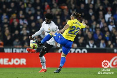 Thierry, durante el Valencia-Cádiz (Foto: LaLiga).