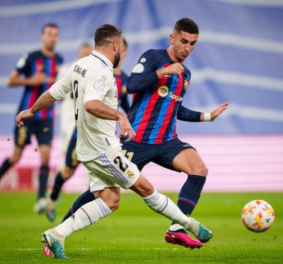 Ferran Torres, ante Carvajal en el Clásico (Foto: FCB).