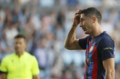 Lewandowski se lamenta de una jugada (FOTO: EFE).