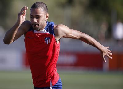 Renan Lodi, en una sesión con el Atlético (Foto: ATM).
