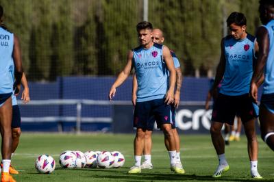 Iván Romero en un entrenamiento con el Levante UD.