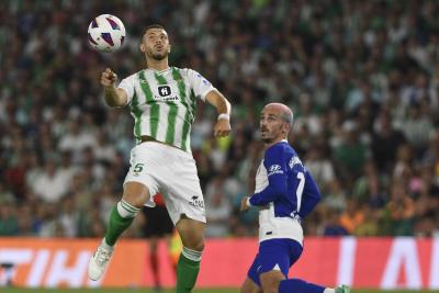 Guido Rodríguez, ante el Atlético (Foto: Kiko Hurtado)