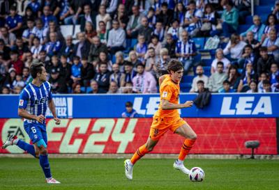 Javi Guerra ante el Deportivo Alavés (Foto: VCF)