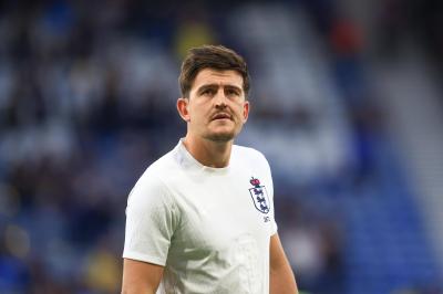 Harry Maguire, de Inglaterra, durante el calentamiento previo a un partido. Fuente: Cordon Press.
