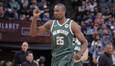 Serge Ibaka, en los Milwaukee Bucks de Antetokounmpo, su última franquicia NBA. (Getty)