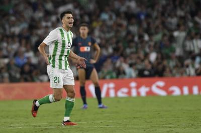 Celebración del gol de Marc Roca (Foto: Kiko Hurtado).