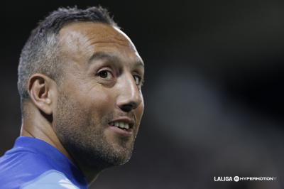 Santi Cazorla durante un partido con el Real Oviedo (Foto: LALIGA).