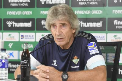 Manuel Pellegrini, en la comparecencia de prensa (Foto: Kiko Hurtado)