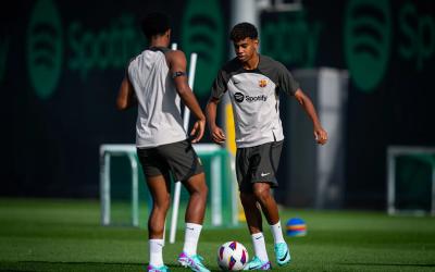Alejandro Balde y Lamine Yamal, en un entrenamiento con el Barcelona (Foto: FCB).