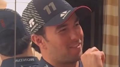 Checo Pérez, con 'Broadcast Boys'.
