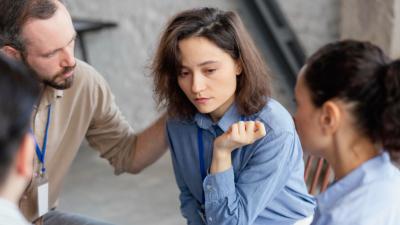 La disociación es un mecanismo de defensa psicológico.