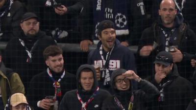 Thibaut Pinot, presente en el último encuentro del PSG (@CanalplusFoot)