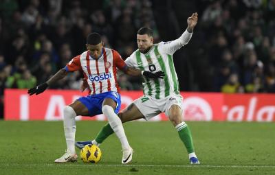 Aitor Ruibal ante el Girona (Foto: Kiko Hurtado)