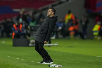 Xavi Hernández se lamenta de una jugada en el Barça-Almería (Foto: EFE).